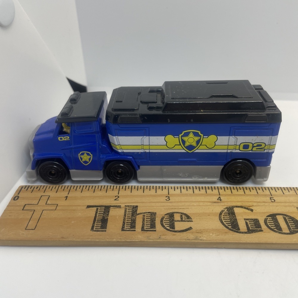 Nicklodeon Rise and Rescue paw patrol chase 5 inches plastic